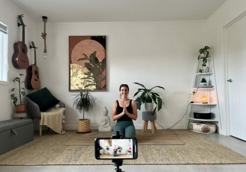 Em K Yoga online: Online Yoga Teacher